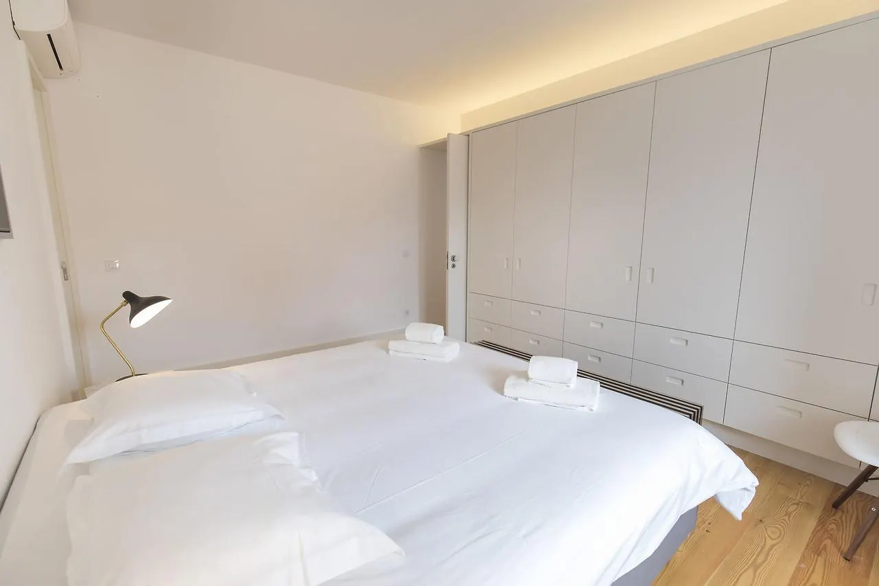 Lovelystay - Chic, Citrus Home - Private Garden Lisbon