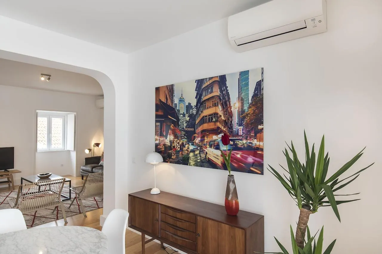 Lovelystay - Chic, Citrus Home - Private Garden Lisbon