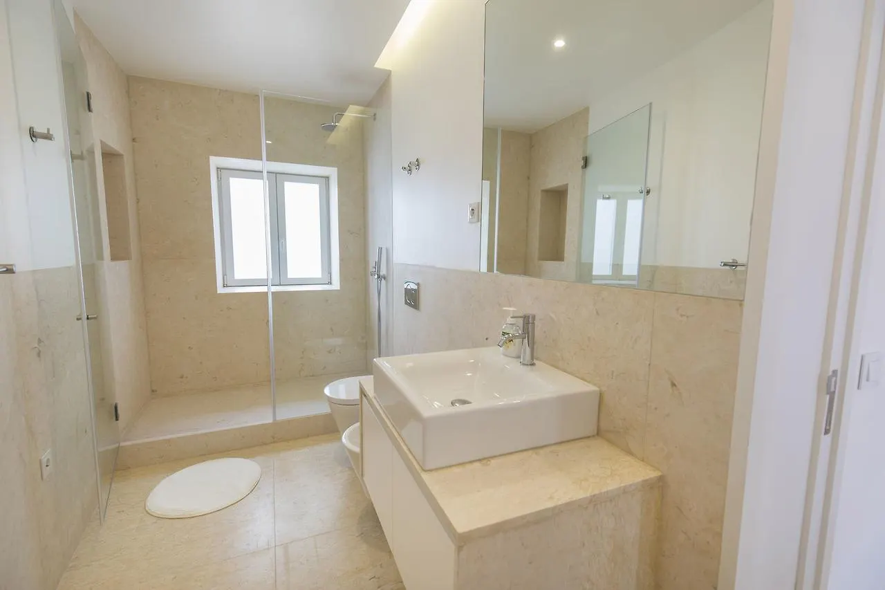 Lovelystay - Chic, Citrus Home - Private Garden Lisbon