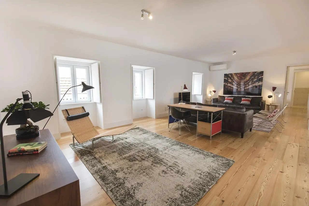 Lovelystay - Chic, Citrus Home - Private Garden Lisboa 0*,  البرتغال